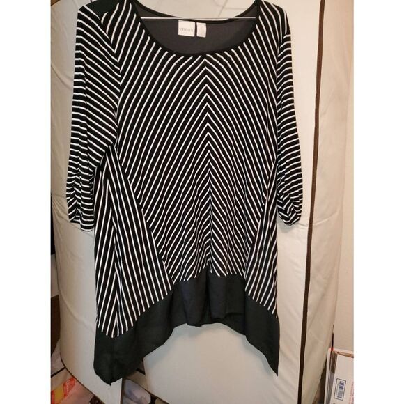 Chicos Size 2 Striped blouse NWOT - Picture 10 of 11